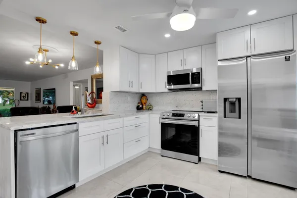 Property Slideshow image 3 of 28 | 2403 antigua cir m1, Coconut Creek, FL, 33066