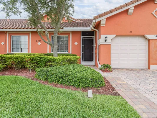 Property Slideshow image 2 of 20 | 6480 oxford cir unit 103c, Vero Beach, FL, 32966