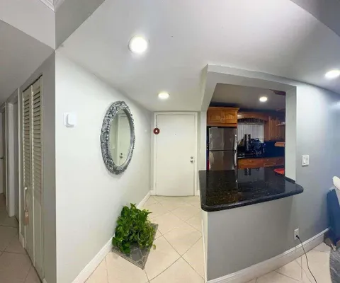 Property Slideshow image 3 of 21 | 5160 las verdes cir apt 103, Delray Beach, FL, 33484