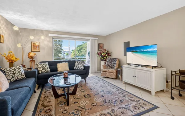 Property Slideshow image 2 of 67 | 330 ne 26th ave apt 318, Boynton Beach, FL, 33435