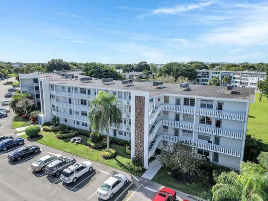 Property Slideshow image 2 of 36 | 4037 swansea b 4037, Deerfield Beach, FL, 33442