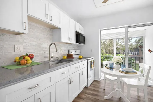 Property Slideshow image 3 of 33 | 7300 nw 4th pl 205, Margate, FL, 33063