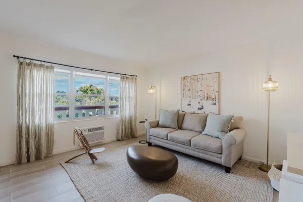 Property Slideshow image 2 of 20 | 272 preston way 272, Boca Raton, FL, 33434