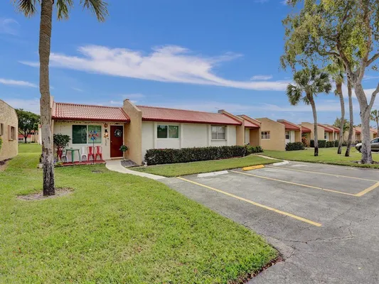 Property Slideshow image 3 of 39 | 138 lake barbara dr 138, West Palm Beach, FL, 33411