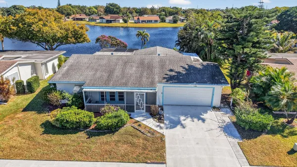 Property Slideshow image 2 of 31 | 14800 country ln, Delray Beach, FL, 33484