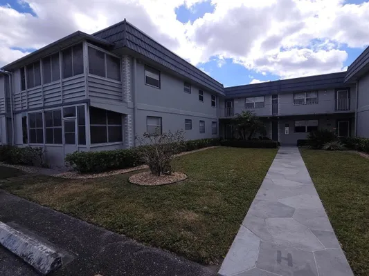 Property Slideshow image 2 of 15 | 352 brittany h # 352, Delray Beach, FL, 33446