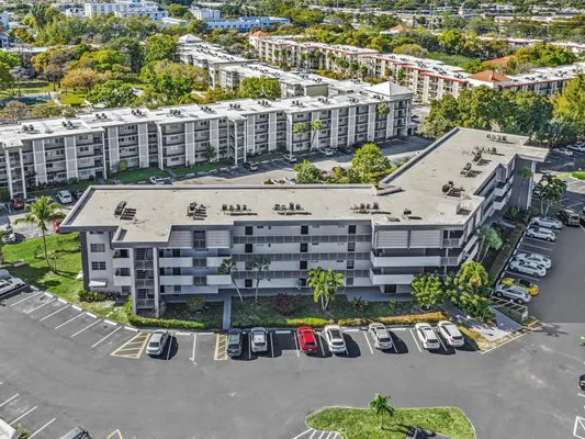 Property Slideshow image 2 of 41 | 2881 nw 47th ter 209, Lauderdale Lakes, FL, 33313