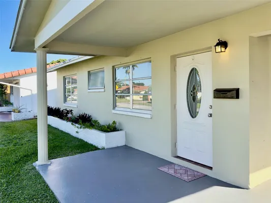 Property Slideshow image 3 of 34 | 4510 nw 46th st, Tamarac, FL, 33319