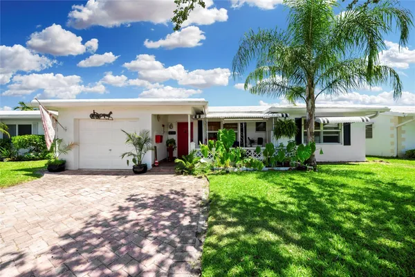Property Slideshow image 3 of 52 | 220 s golf blvd, Pompano Beach, FL, 33064