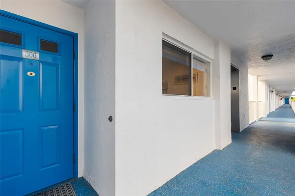 Property Slideshow image 2 of 20 | 4734 lucerne lakes blvd 306, Lake Worth, FL, 33467