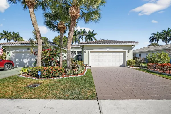 Property Slideshow image 2 of 36 | 10664 royal caribbean cir # 10664, Boynton Beach, FL, 33437