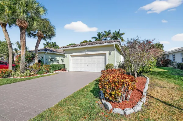 Property Slideshow image 3 of 36 | 10664 royal caribbean cir # 10664, Boynton Beach, FL, 33437