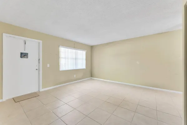 Property Slideshow image 3 of 30 | 331 nw 76th ave apt 104, Margate, FL, 33063