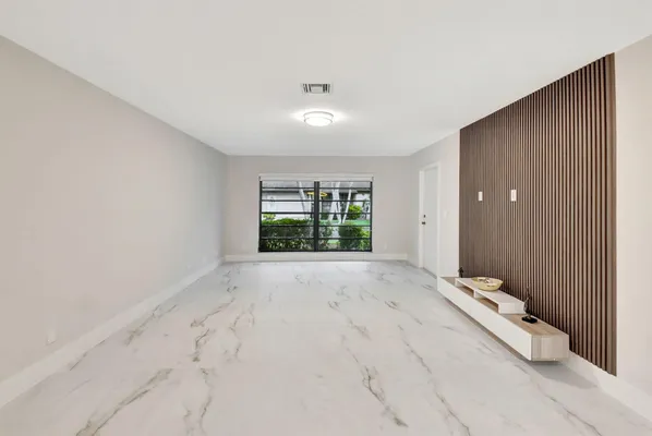 Property Slideshow image 2 of 39 | 4724 greentree cir b, Boynton Beach, FL, 33436