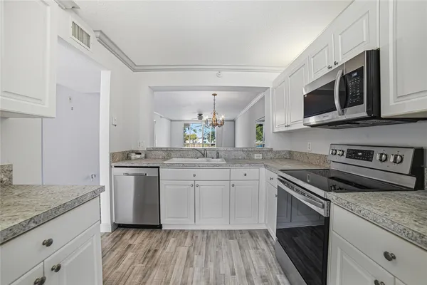 Property Slideshow image 3 of 28 | 7763 southampton ter 201, Tamarac, FL, 33321