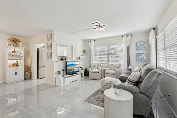 Property Slideshow image 2 of 31 | 125 oakridge j # 125, Deerfield Beach, FL, 33442
