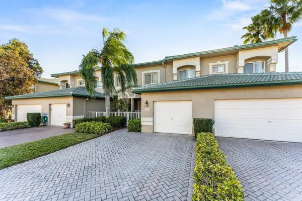 Property Slideshow image 3 of 44 | 7832 exeter blvd 102, Tamarac, FL, 33321