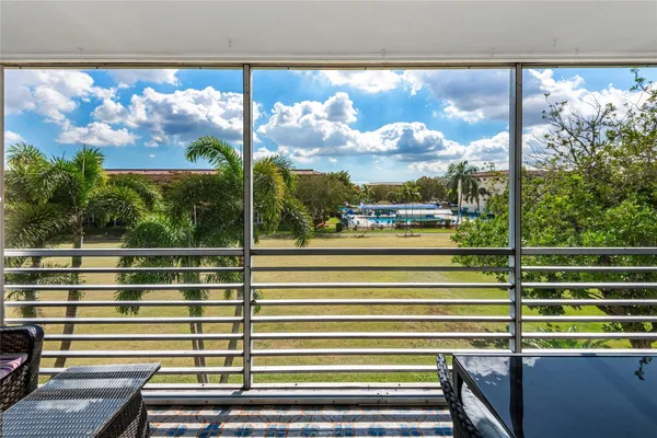 Property Slideshow image 2 of 30 | 3102 portofino pt m3, Coconut Creek, FL, 33066