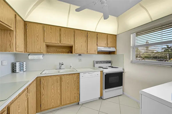 Property Slideshow image 2 of 31 | 6850 royal palm blvd # g202, Margate, FL, 33063