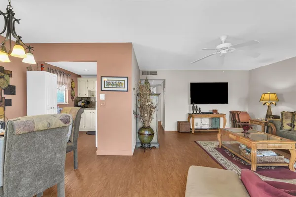 Property Slideshow image 3 of 39 | 220 flanders e # 220, Delray Beach, FL, 33484