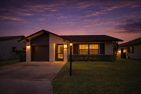 Property Slideshow image 2 of 16 | 3305 silver buttonwood dr, Greenacres, FL, 33463