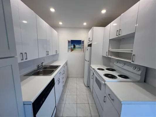 Property Slideshow image 3 of 21 | 4053 harwood 4053, Deerfield Beach, FL, 33442