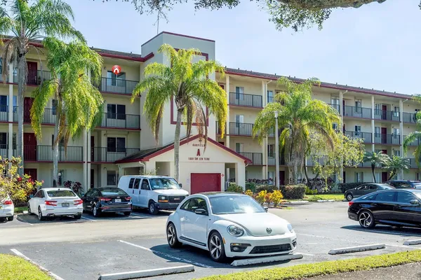 Property Slideshow image 2 of 34 | 1601 sw 128th ter 407a, Pembroke Pines, FL, 33027