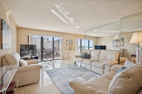 Property Slideshow image 3 of 23 | 1201 s ocean dr 704s, Hollywood, FL, 33019