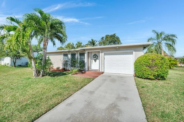 Property Slideshow image 2 of 45 | 14677 shadow wood ln, Delray Beach, FL, 33484