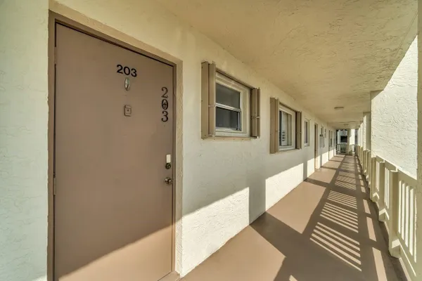 Property Slideshow image 3 of 38 | 6890 royal palm blvd 203h, Margate, FL, 33063