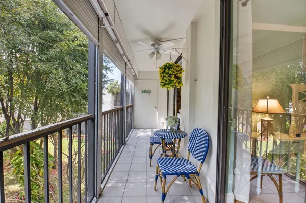 Property Slideshow image 3 of 63 | 5250 las verdes cir apt 313, Delray Beach, FL, 33484