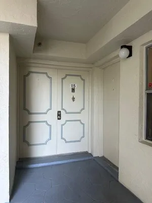 Property Slideshow image 2 of 8 | 6768 10th ave 115, Lake Worth, FL, 33467