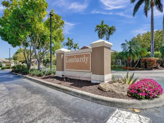 Property Slideshow image 2 of 48 | 10116 lombardy dr # 10116, Tamarac, FL, 33321