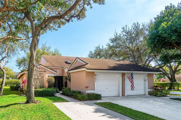 Property Slideshow image 2 of 21 | 8151 springlake dr, Boca Raton, FL, 33496