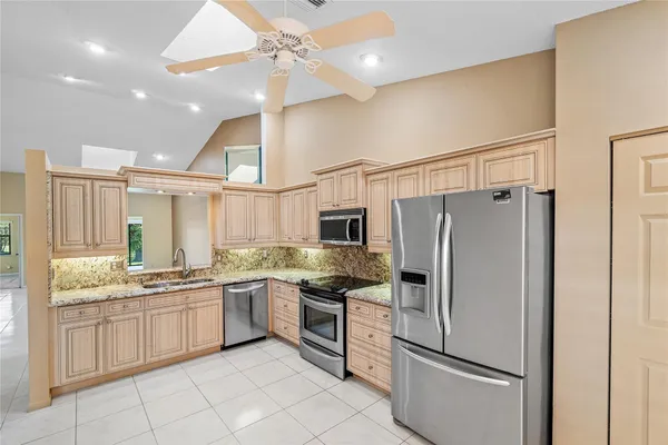 Property Slideshow image 3 of 21 | 8151 springlake dr, Boca Raton, FL, 33496