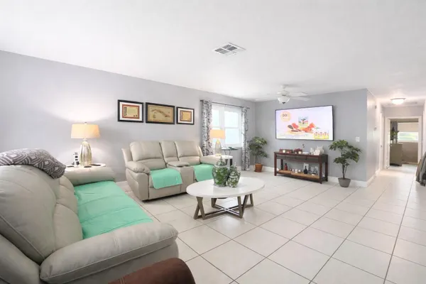 Property Slideshow image 2 of 11 | 7203 pine manor dr, Lake Worth, FL, 33467