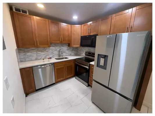 Property Slideshow image 3 of 21 | 3071 nw 47th ter 319, Lauderdale Lakes, FL, 33313