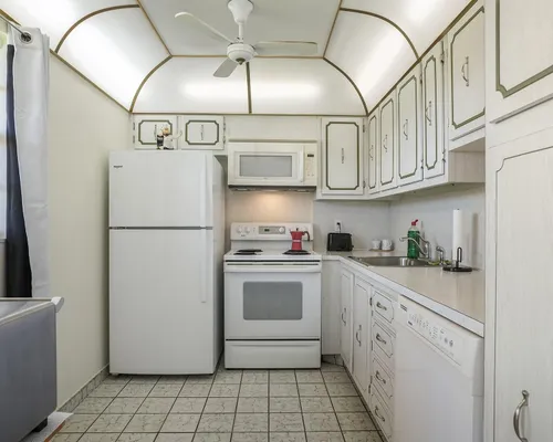 Property Slideshow image 2 of 27 | 2615 ne 3rd ct 3140, Boynton Beach, FL, 33435