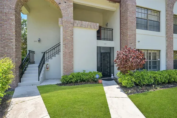 Property Slideshow image 3 of 56 | 8049 aberdeen dr 101, Boynton Beach, FL, 33472