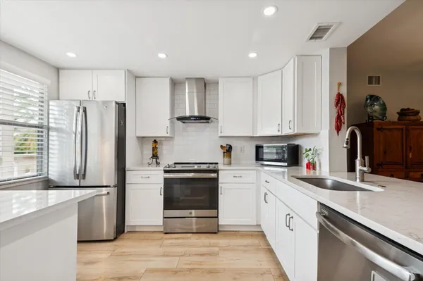 Property Slideshow image 2 of 17 | 2202 lucaya bnd l2, Coconut Creek, FL, 33066