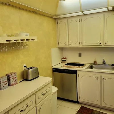 Property Slideshow image 3 of 25 | 351 markham p 351, Deerfield Beach, FL, 33442