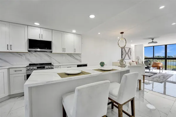 Property Slideshow image 3 of 47 | 8900 washington blvd 416, Pembroke Pines, FL, 33025
