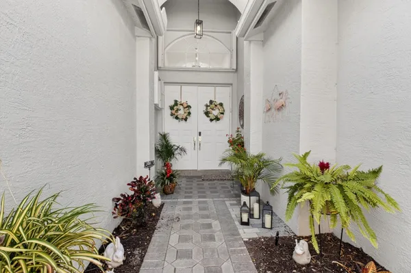 Property Slideshow image 2 of 49 | 11413 ohanu cir, Boynton Beach, FL, 33437