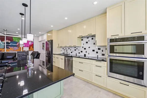 Property Slideshow image 2 of 34 | 3233 ne 34th st 812a, Fort Lauderdale, FL, 33308