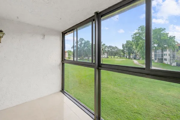 Property Slideshow image 3 of 13 | 8941 s hollybrook blvd 205, Pembroke Pines, FL, 33025