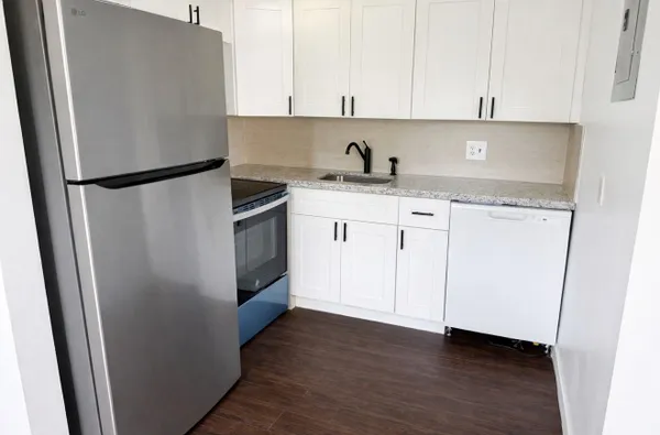 Property Slideshow image 2 of 14 | 3081 nw 47th ter 107, Lauderdale Lakes, FL, 33313