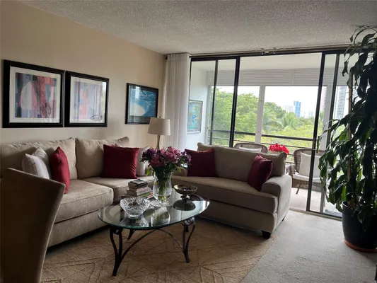 Property Slideshow image 2 of 14 | 20500 w country club dr 416, Aventura, FL, 33180