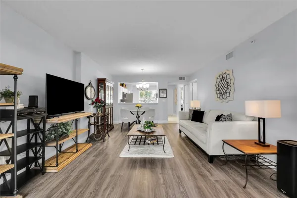 Property Slideshow image 3 of 26 | 9511 weldon cir 105, Fort Lauderdale, FL, 33321