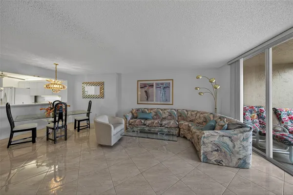 Property Slideshow image 3 of 43 | 7872 trent dr 305, Fort Lauderdale, FL, 33321