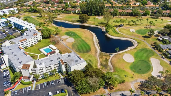 Property Slideshow image 2 of 31 | 6768 10th ave 115, Lake Worth, FL, 33467